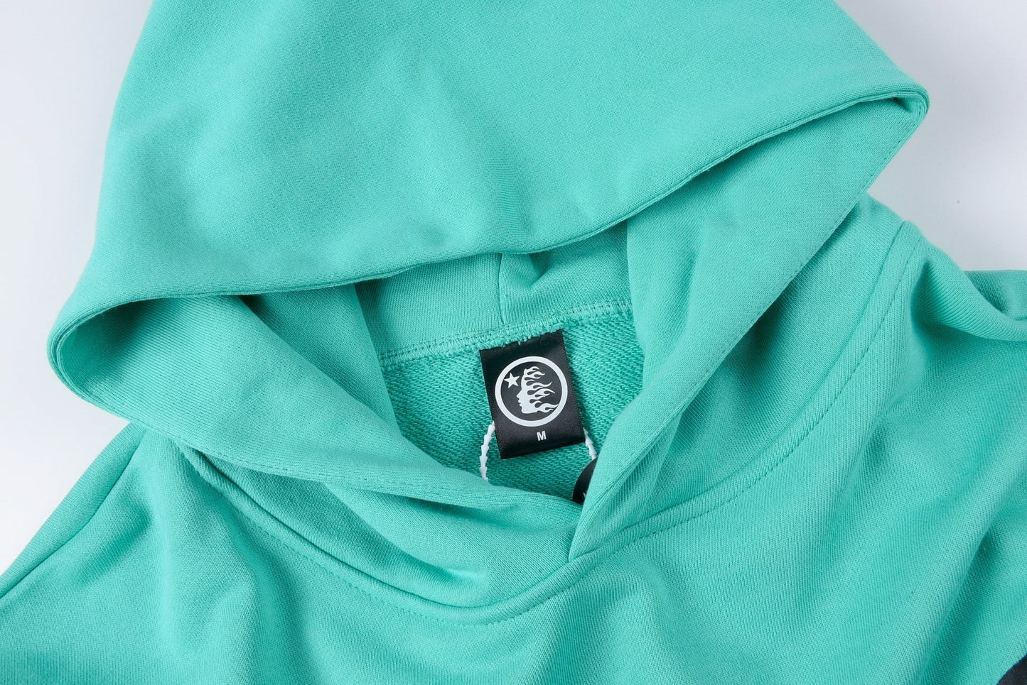 ヘルスター・スタジオの新作パーカー(グリーン)